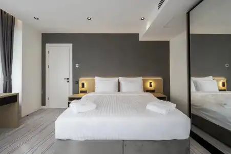 The Grandeur - 68