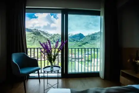 Memoir Kazbegi - 60