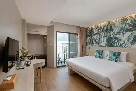 Sawaddi Patong Resort & Spa by Tolani - 94