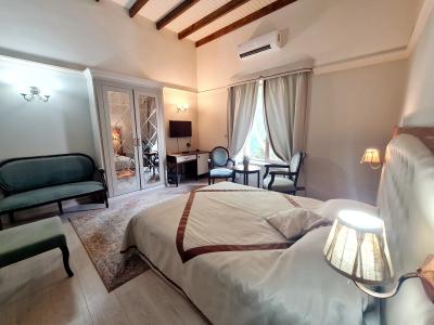 Sofia Boutique 9 - 171