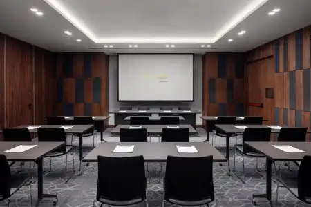 Courtyard By Marriott - 31