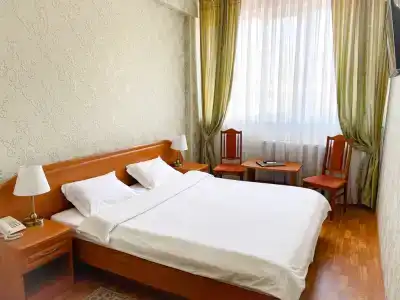 на Набережной - 100