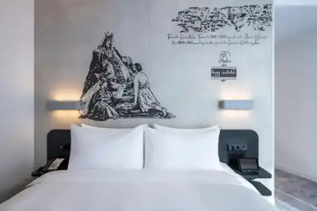 Golden Tulip Design - 13