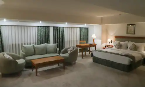 Ramada by Wyndham - 11