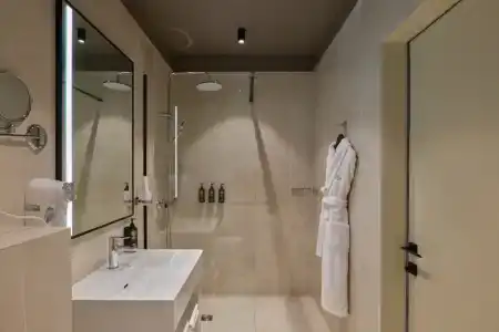 SLIDE Bleisure & MICE - 87