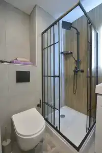 Vash Salut Apart - 172