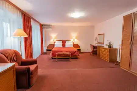 Akademicheskaya - 79