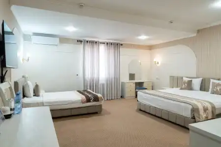 Meros Boutique - 30