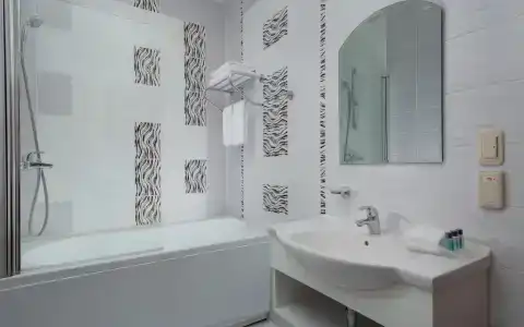 Holiday Inn, an IHG - 59