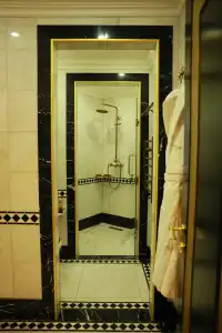 Golden Palace - 14