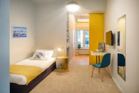 HB Freeze Inn - 12