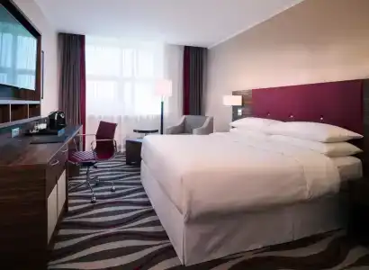 Four Points by Sheraton - 100