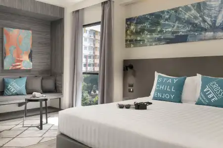Cross Vibe Bangkok Sukhumvit - 32