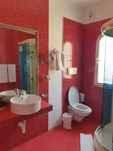 Theranda Boutique - 1