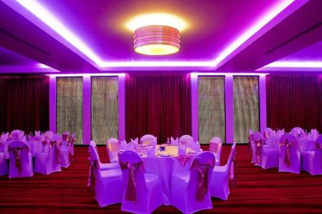 Pegasus Reef - A Beach Resort in Colombo - 25