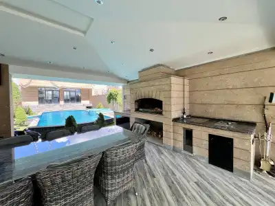 Luxury Villa With Pool and Jacuzzi - 5