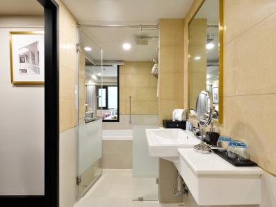Oakwood & Residence - 29