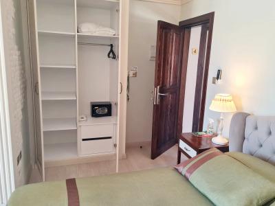 Sofia Boutique 9 - 140