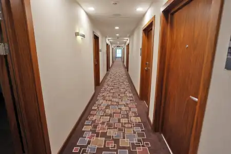Hampton by Hilton - 11