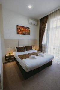 City(Please Contact The Property 7 Days In Advance) - 20