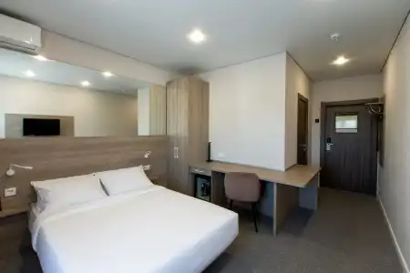 Kamarooms Business & Spa - 40