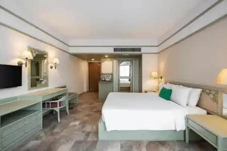 Cholchan Pattaya Beach Resort - 19
