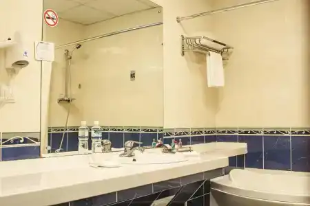 Gloria Business - 111