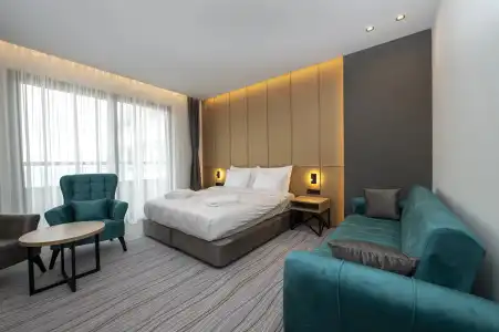 The Grandeur - 44