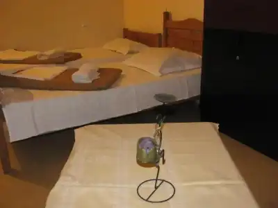 Lucky Travelers Room Hostel - 12