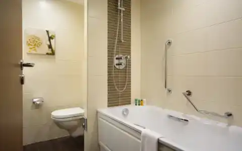 Hilton Garden Inn Riverside - 57