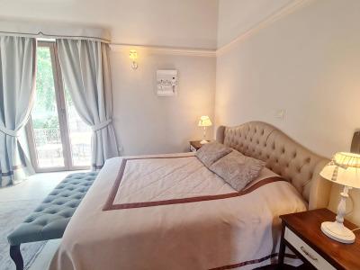 Sofia Boutique 9 - 221