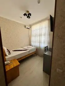 Qamar - 9