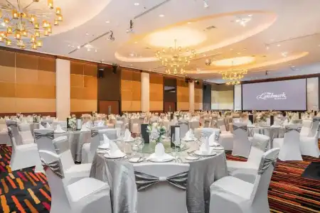 The Landmark Bangkok - 27
