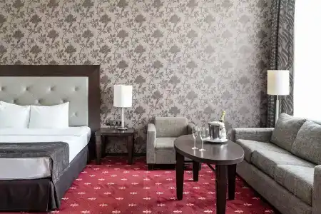 Petro Palace - 29