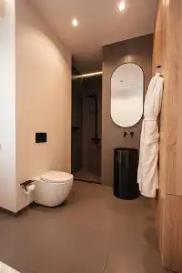 Suite - 64
