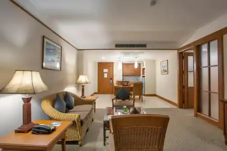 Cholchan Pattaya Beach Resort - 8