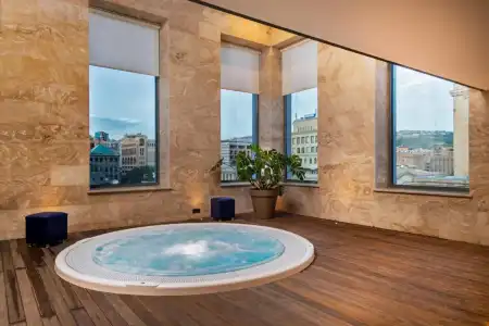 Holiday Inn - Republic Square, an IHG - 3