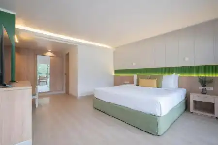 The Green Park Resort - 4