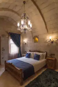 Solo Cave Suites - 36
