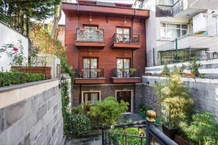 Rose Garden Suites - 13
