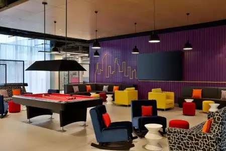 Aloft Airport - 21