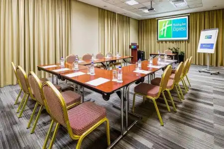 Holiday Inn Express Dubai - Jumeirah - 2