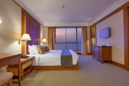 Cholchan Pattaya Beach Resort - 12