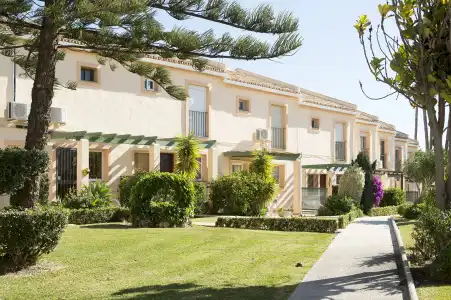 Resort Ramada & Suites by Wyndham Costa del Sol - 5