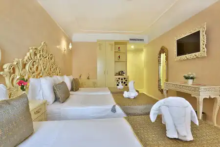 Edibe Sultan - 31