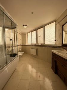 La Vie De Chateau - 267