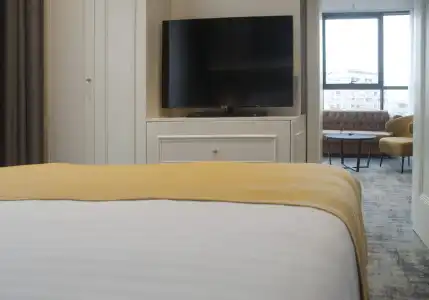 H41 Luxury Suites - 46