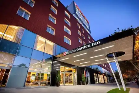 Hilton Garden Inn Tirana - 19