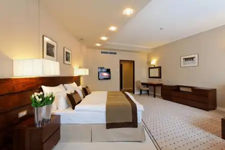 Capital Plaza - 4