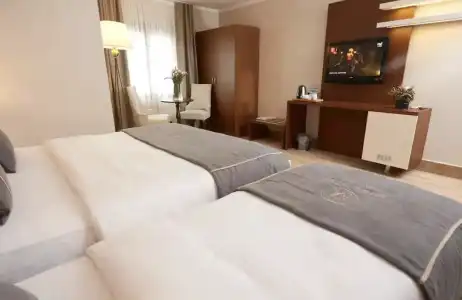 Mira Alsancak - 27
